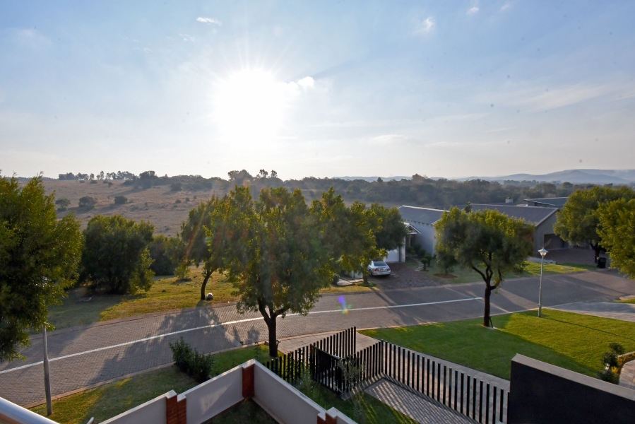 5 Bedroom Property for Sale in Copperleaf Estate Gauteng