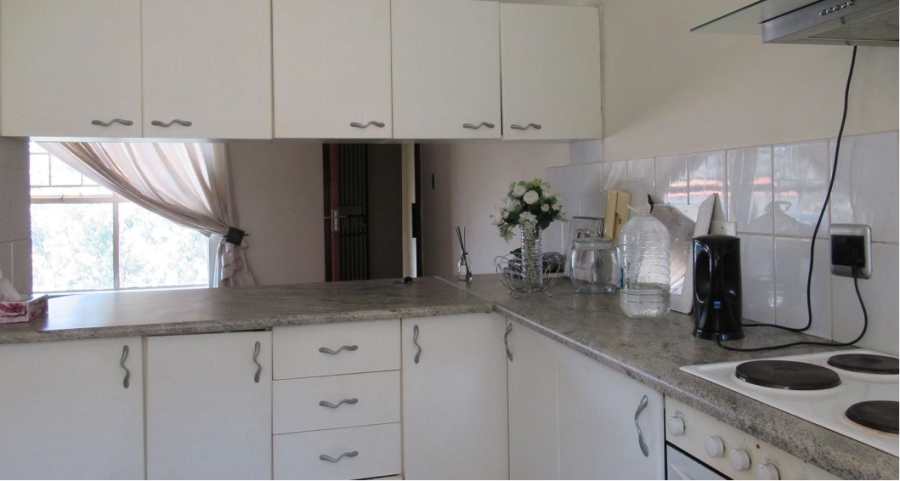2 Bedroom Property for Sale in Helderkruin Gauteng
