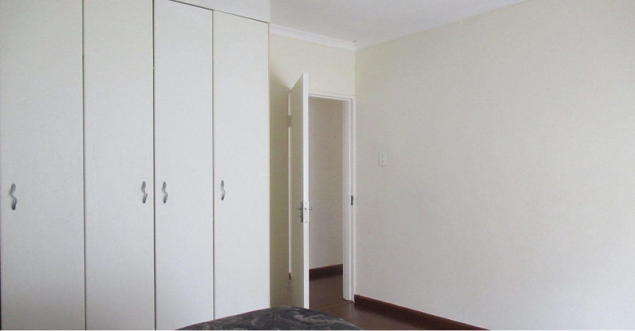 2 Bedroom Property for Sale in Helderkruin Gauteng