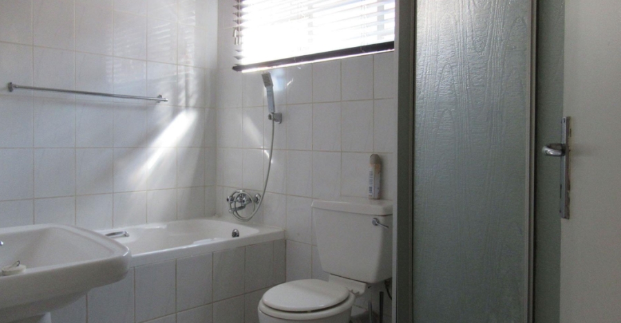 2 Bedroom Property for Sale in Helderkruin Gauteng