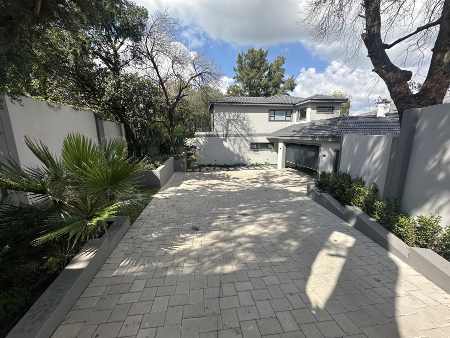 To Let 4 Bedroom Property for Rent in Bryanston Gauteng