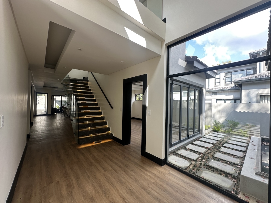To Let 4 Bedroom Property for Rent in Bryanston Gauteng