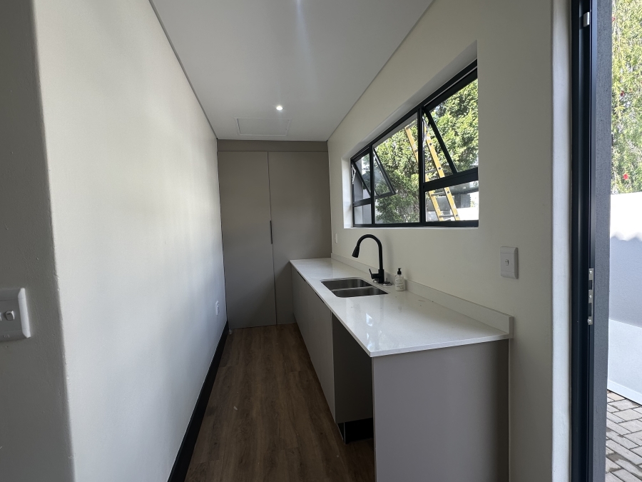 To Let 4 Bedroom Property for Rent in Bryanston Gauteng