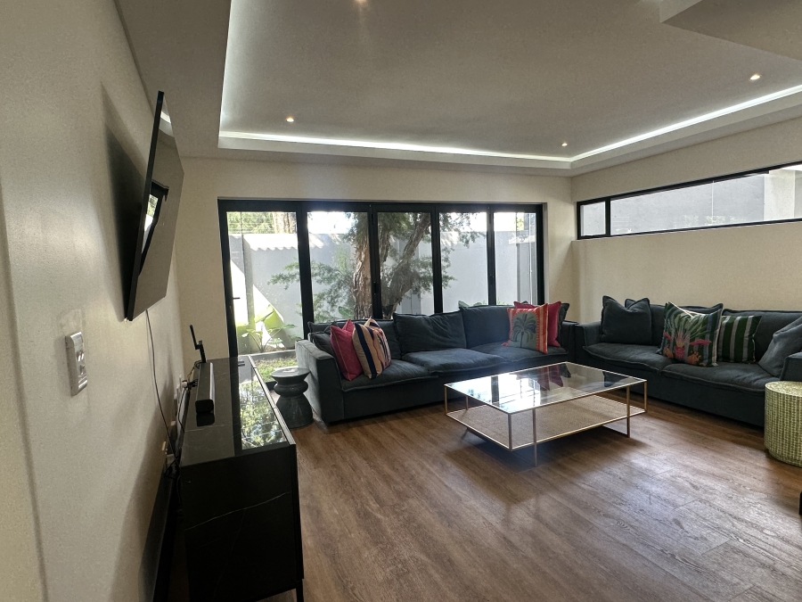 To Let 4 Bedroom Property for Rent in Bryanston Gauteng