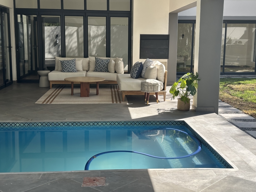 To Let 4 Bedroom Property for Rent in Bryanston Gauteng