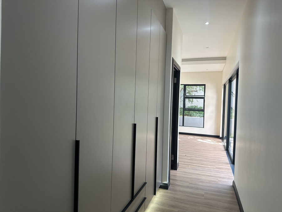 To Let 4 Bedroom Property for Rent in Bryanston Gauteng