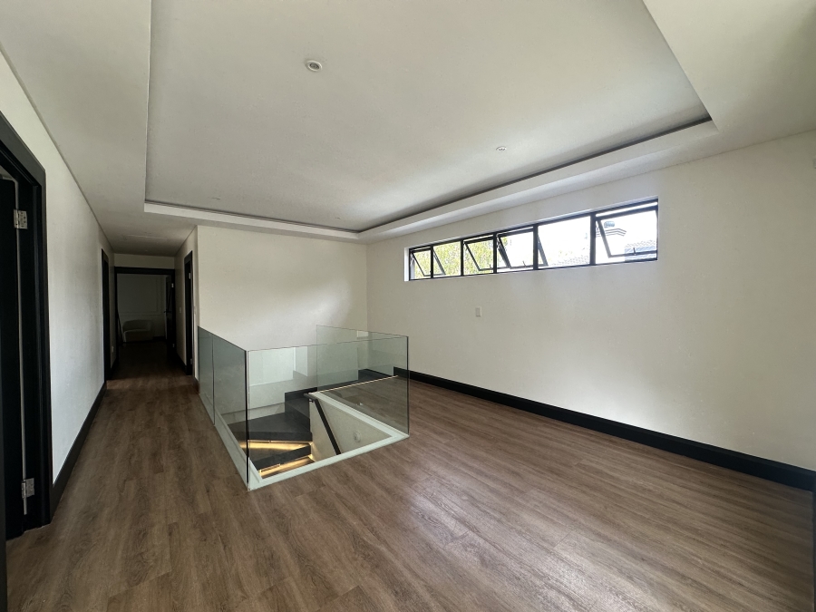 To Let 4 Bedroom Property for Rent in Bryanston Gauteng