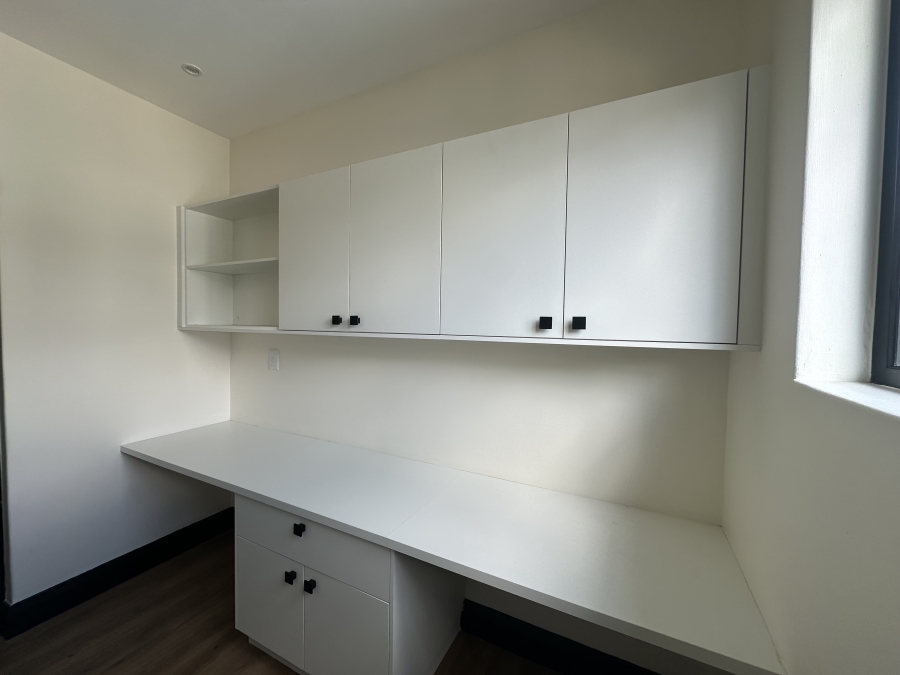 To Let 4 Bedroom Property for Rent in Bryanston Gauteng