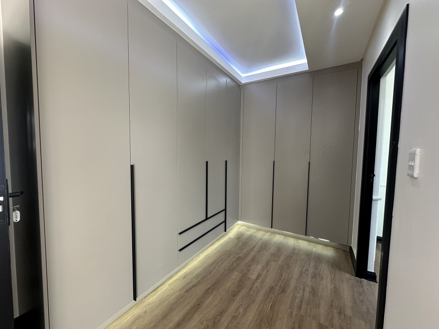 To Let 4 Bedroom Property for Rent in Bryanston Gauteng