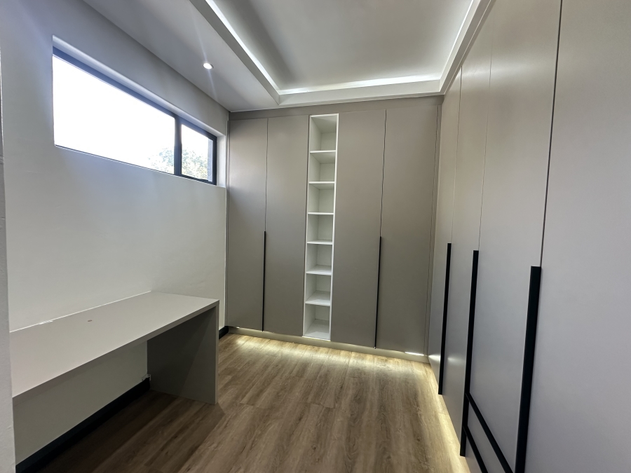 To Let 4 Bedroom Property for Rent in Bryanston Gauteng