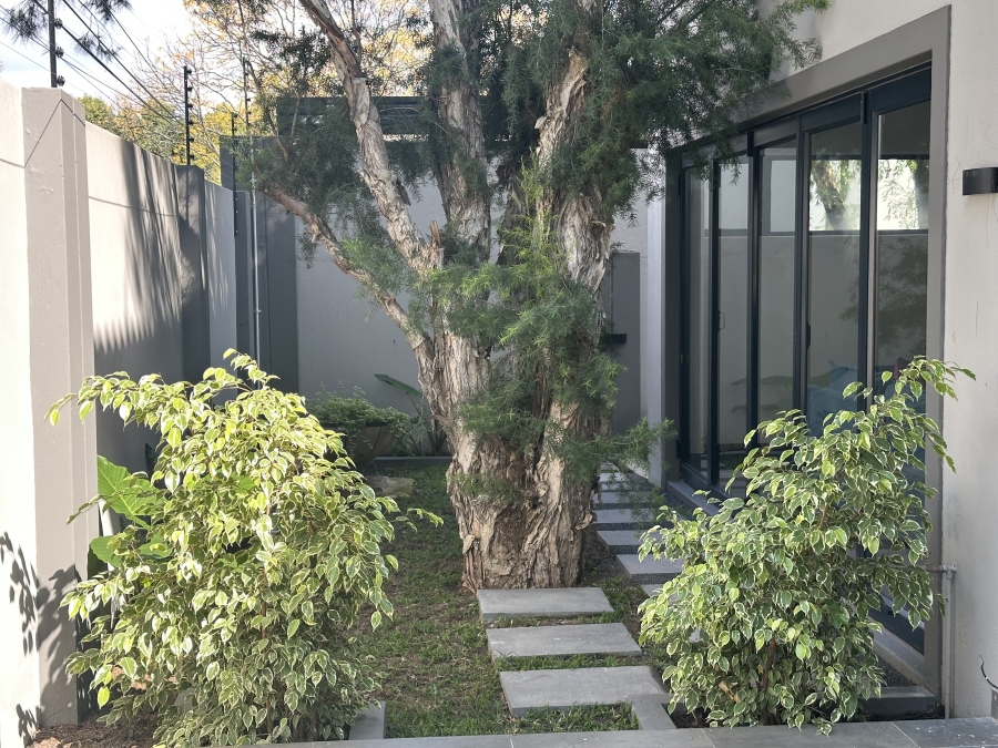 To Let 4 Bedroom Property for Rent in Bryanston Gauteng