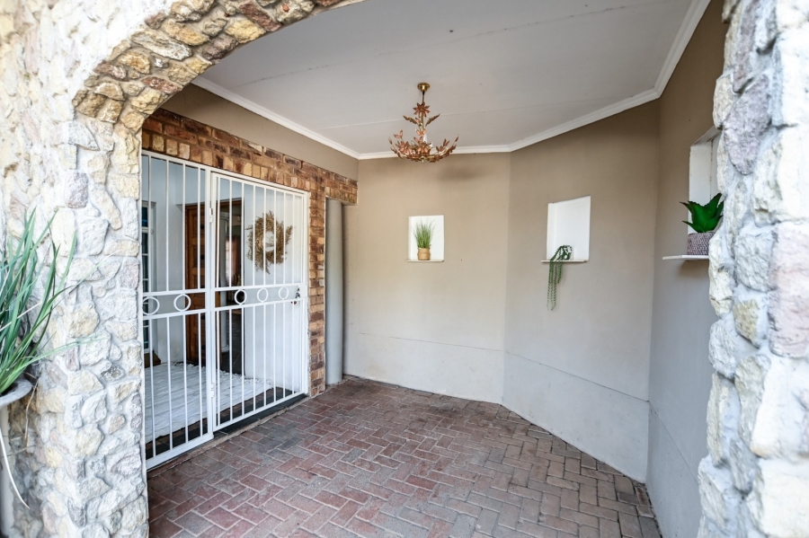 6 Bedroom Property for Sale in Roodeplaat Gauteng