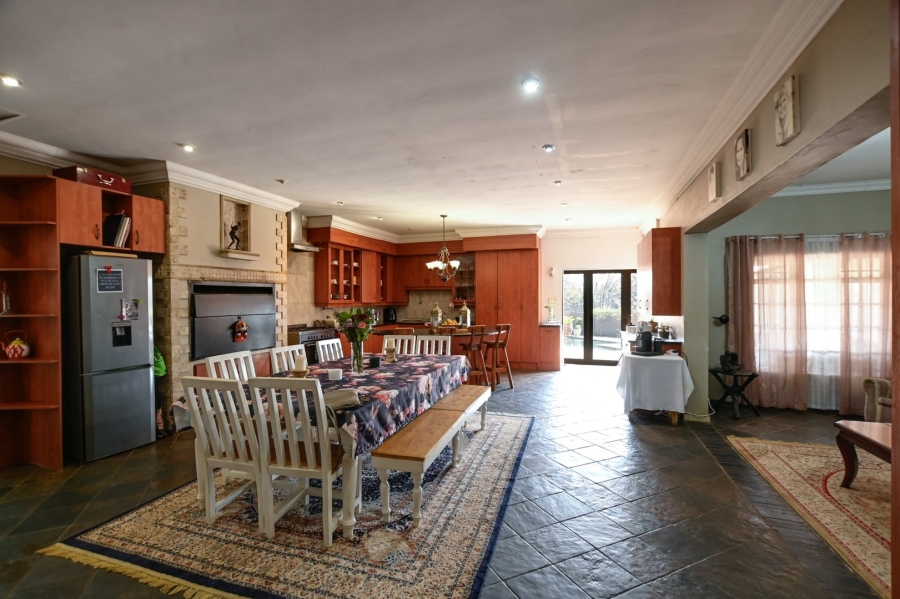 6 Bedroom Property for Sale in Roodeplaat Gauteng