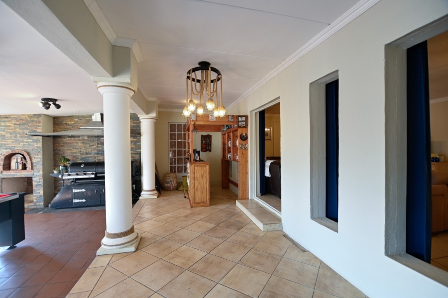 6 Bedroom Property for Sale in Roodeplaat Gauteng