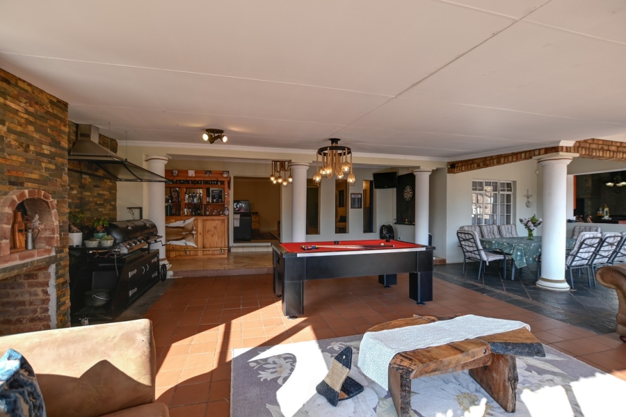 6 Bedroom Property for Sale in Roodeplaat Gauteng