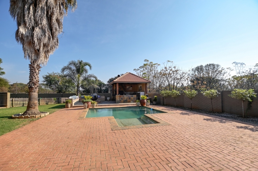 6 Bedroom Property for Sale in Roodeplaat Gauteng