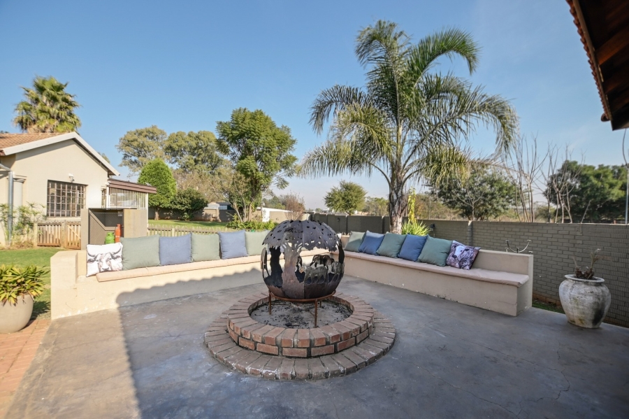 6 Bedroom Property for Sale in Roodeplaat Gauteng