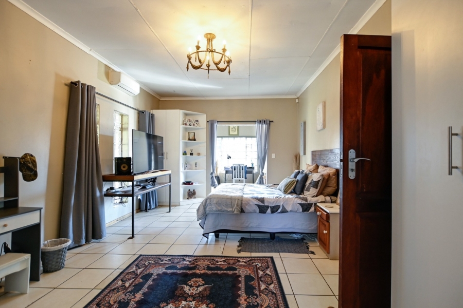 6 Bedroom Property for Sale in Roodeplaat Gauteng