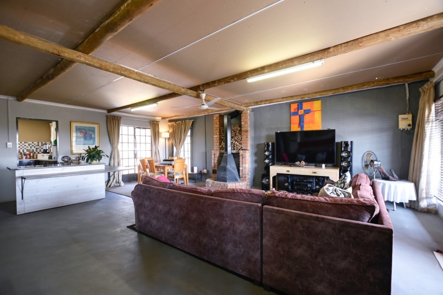 6 Bedroom Property for Sale in Roodeplaat Gauteng