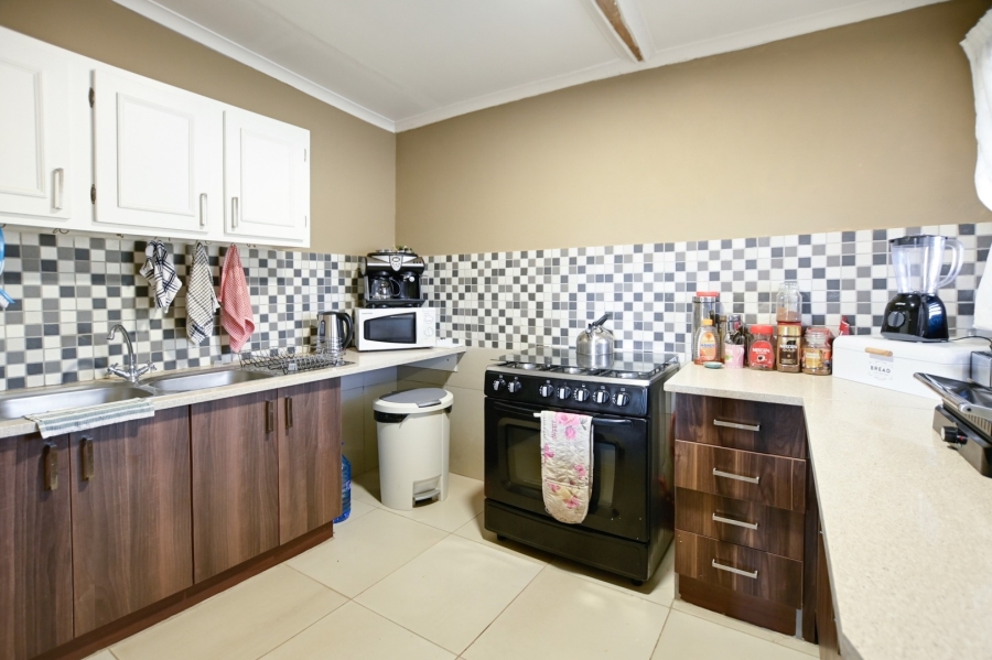 6 Bedroom Property for Sale in Roodeplaat Gauteng