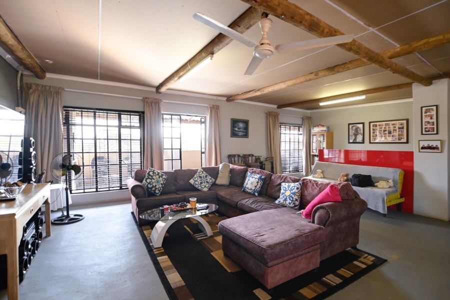 6 Bedroom Property for Sale in Roodeplaat Gauteng