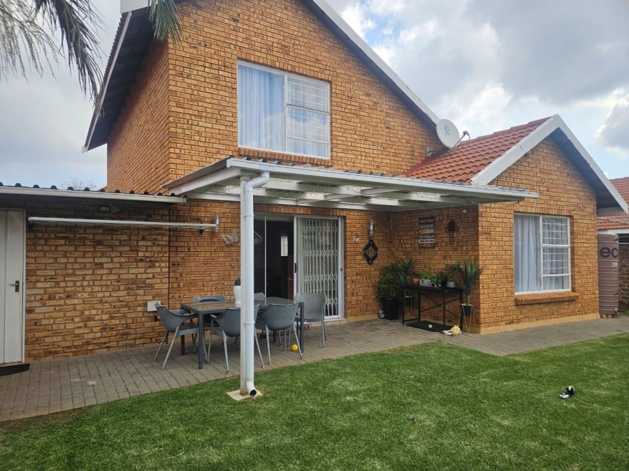 3 Bedroom Property for Sale in Bonaero Park Gauteng