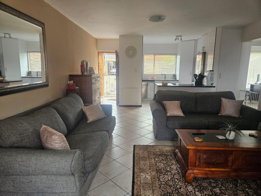 3 Bedroom Property for Sale in Bonaero Park Gauteng