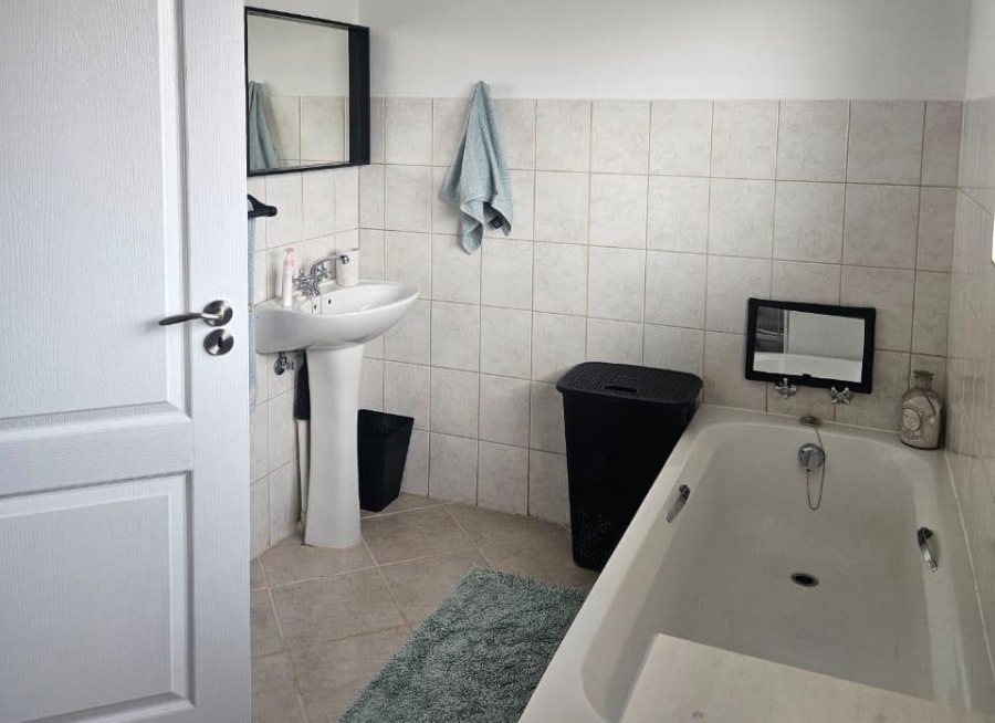 3 Bedroom Property for Sale in Bonaero Park Gauteng