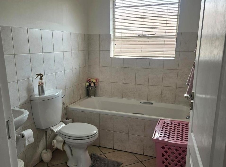 3 Bedroom Property for Sale in Bonaero Park Gauteng