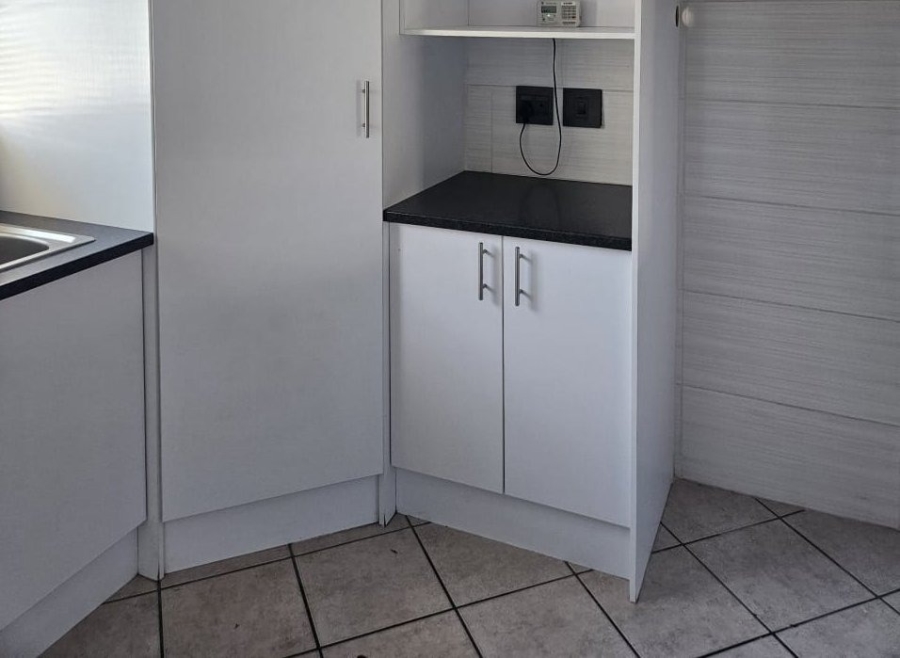 3 Bedroom Property for Sale in Bonaero Park Gauteng