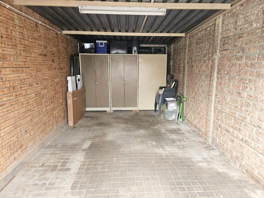 3 Bedroom Property for Sale in Bonaero Park Gauteng