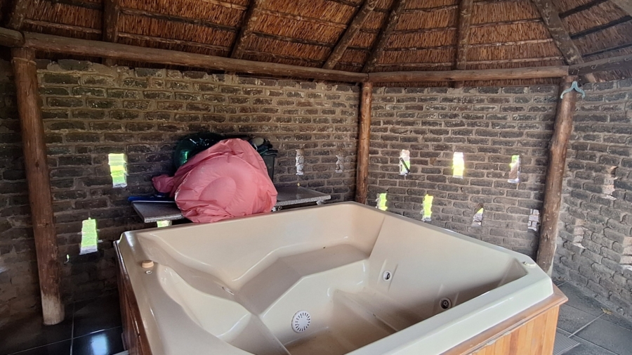 4 Bedroom Property for Sale in Lamontpark Gauteng