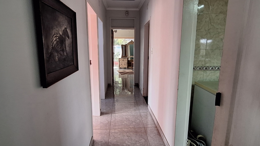 4 Bedroom Property for Sale in Lamontpark Gauteng