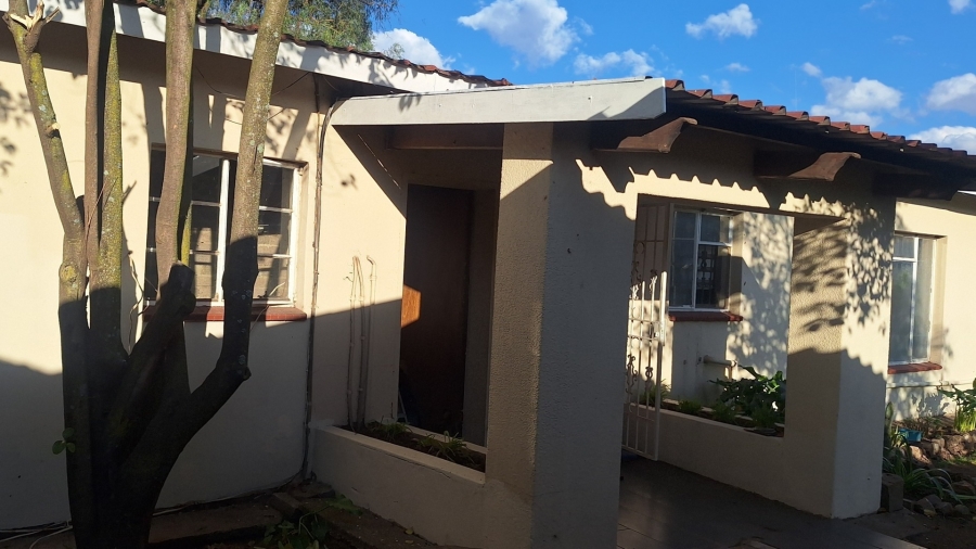 4 Bedroom Property for Sale in Lamontpark Gauteng