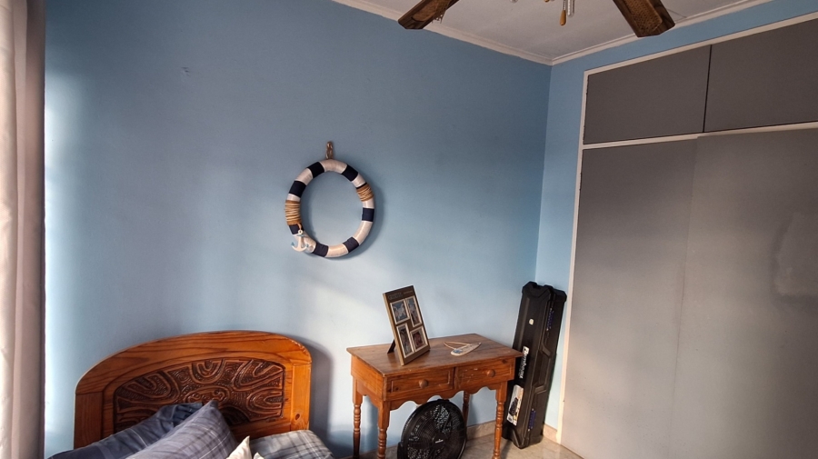 4 Bedroom Property for Sale in Lamontpark Gauteng