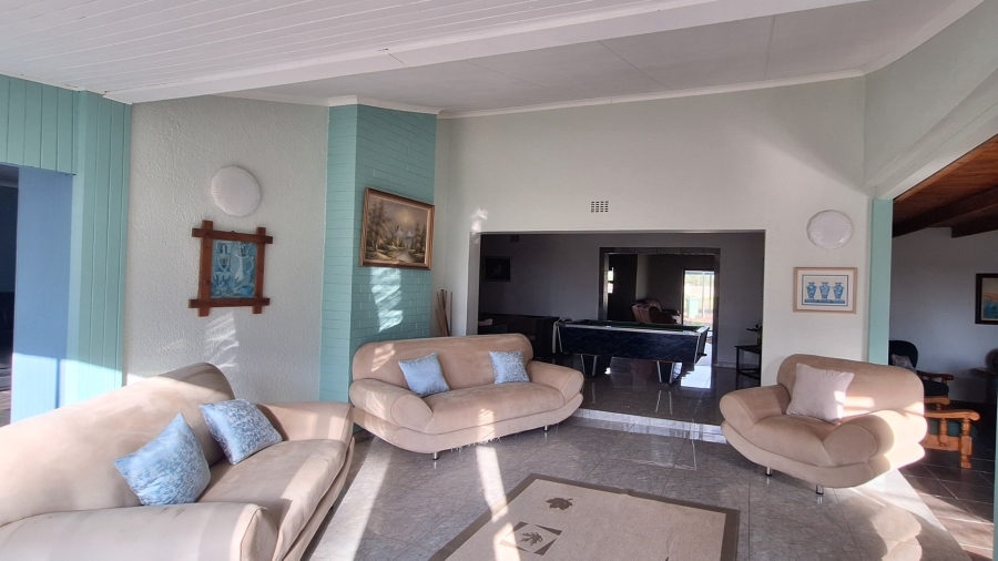4 Bedroom Property for Sale in Lamontpark Gauteng