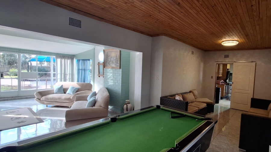 4 Bedroom Property for Sale in Lamontpark Gauteng