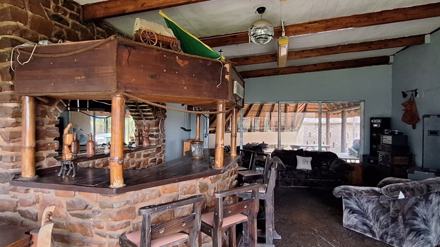4 Bedroom Property for Sale in Lamontpark Gauteng