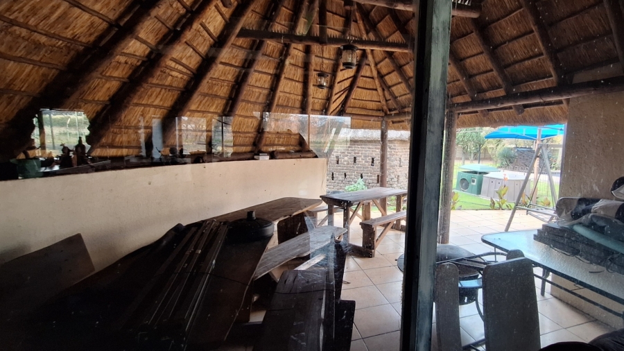 4 Bedroom Property for Sale in Lamontpark Gauteng
