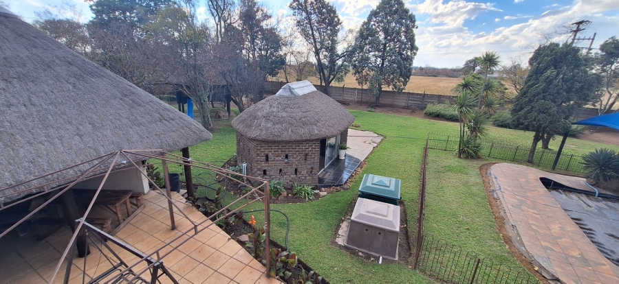 4 Bedroom Property for Sale in Lamontpark Gauteng