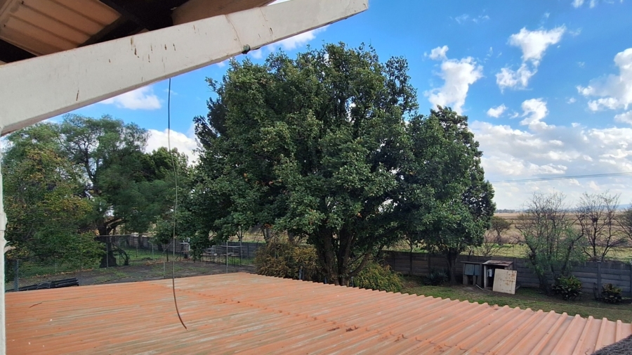 4 Bedroom Property for Sale in Lamontpark Gauteng