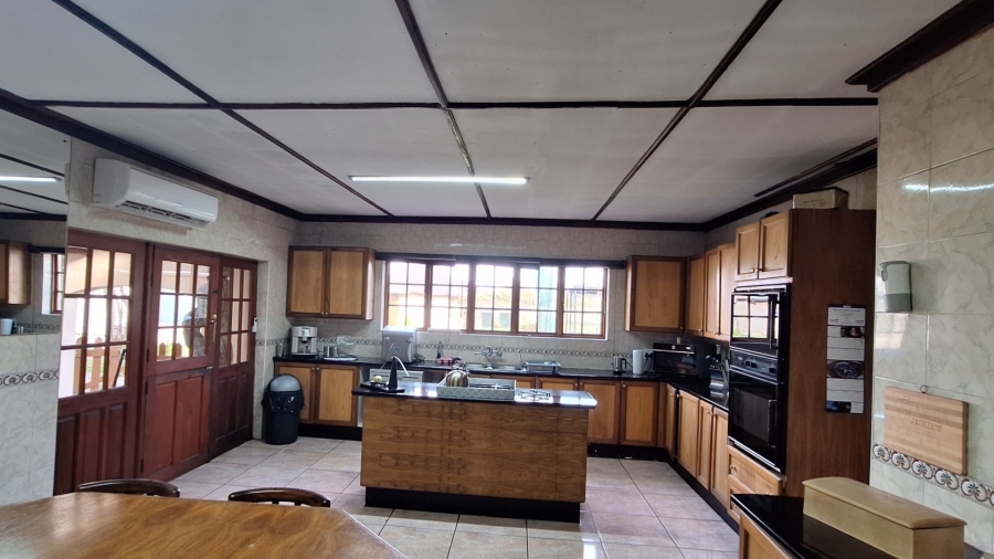 4 Bedroom Property for Sale in Lamontpark Gauteng