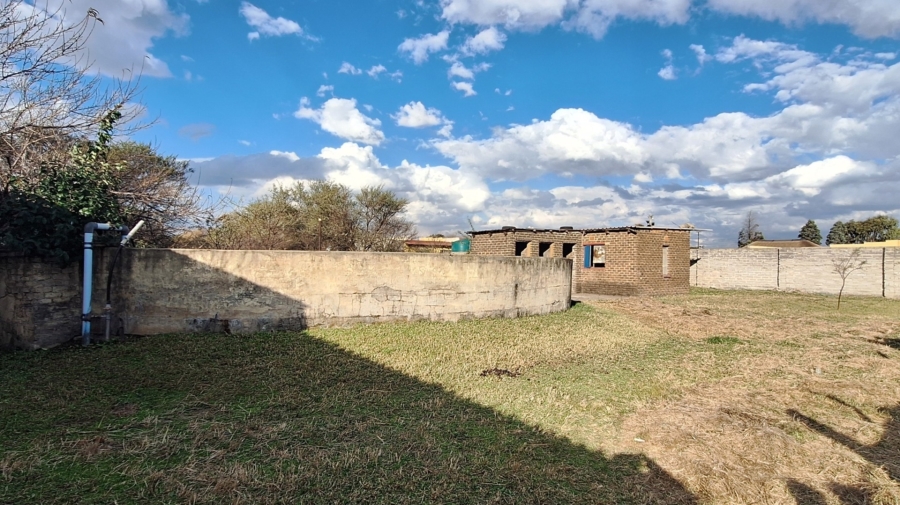 4 Bedroom Property for Sale in Lamontpark Gauteng