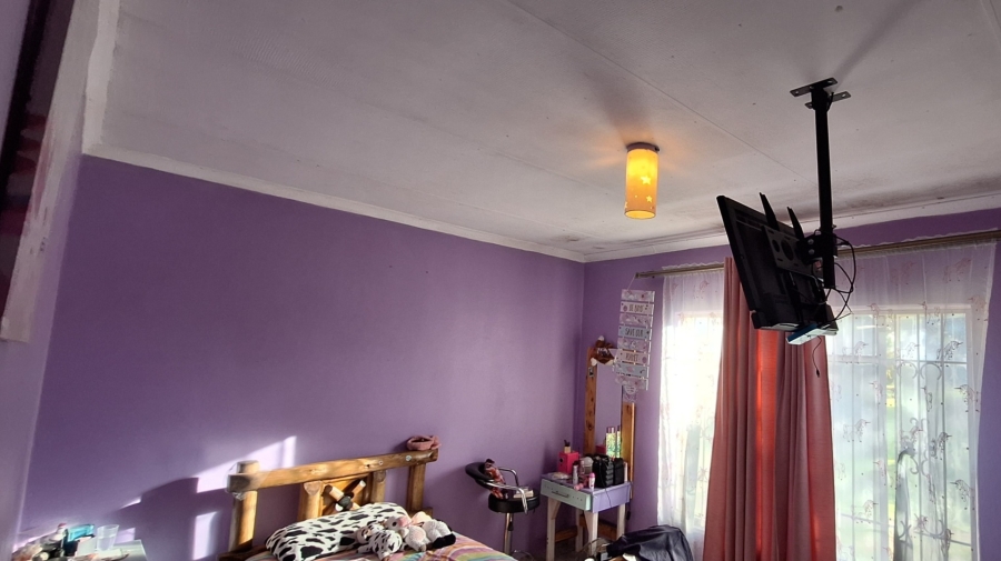 4 Bedroom Property for Sale in Lamontpark Gauteng