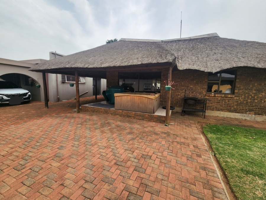 3 Bedroom Property for Sale in Bartlett Gauteng