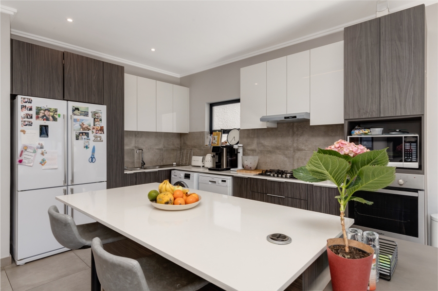 3 Bedroom Property for Sale in Bryanston Gauteng