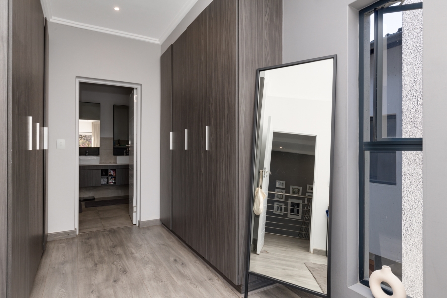 3 Bedroom Property for Sale in Bryanston Gauteng
