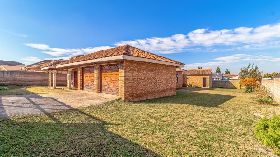 3 Bedroom Property for Sale in Liefde en Vrede Gauteng