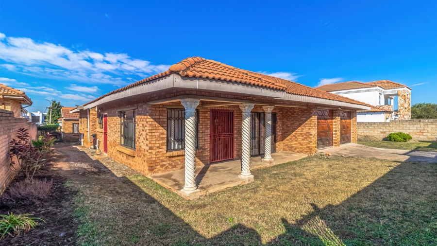 3 Bedroom Property for Sale in Liefde en Vrede Gauteng
