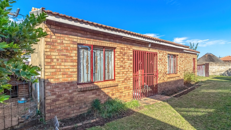 3 Bedroom Property for Sale in Liefde en Vrede Gauteng
